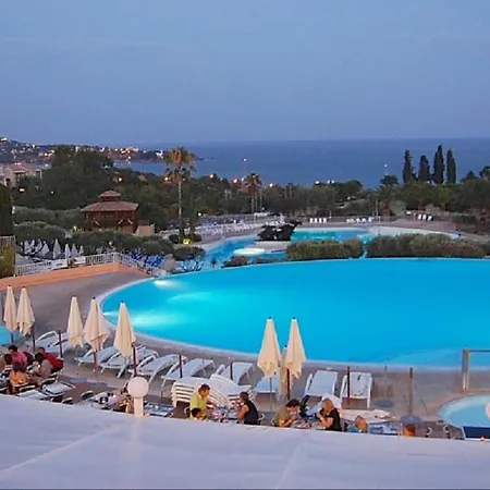 Apartment En Paradis Saint-Raphael (Var)